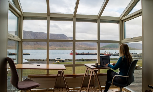 How College Students Can Succeed with Remote Jobs in 2025
