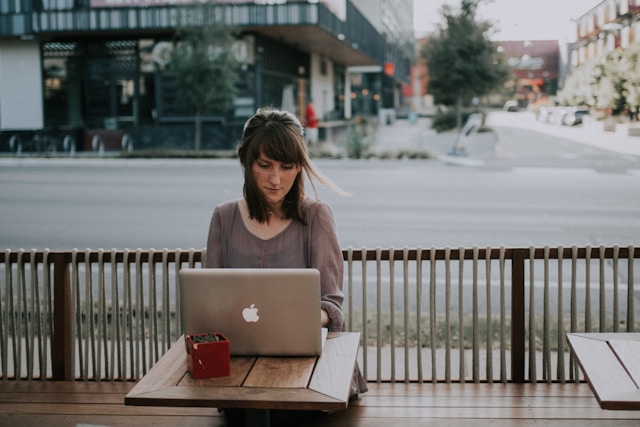 How College Students Can Succeed with Remote Jobs in 2025