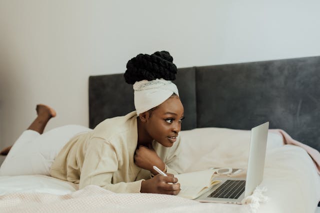 The Pros and Cons of Being a Digital Nomad in America