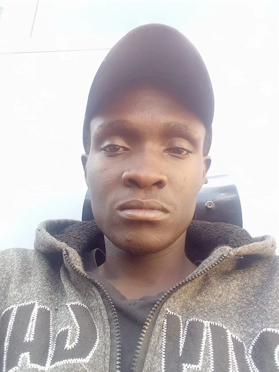 Leslei Makori cover